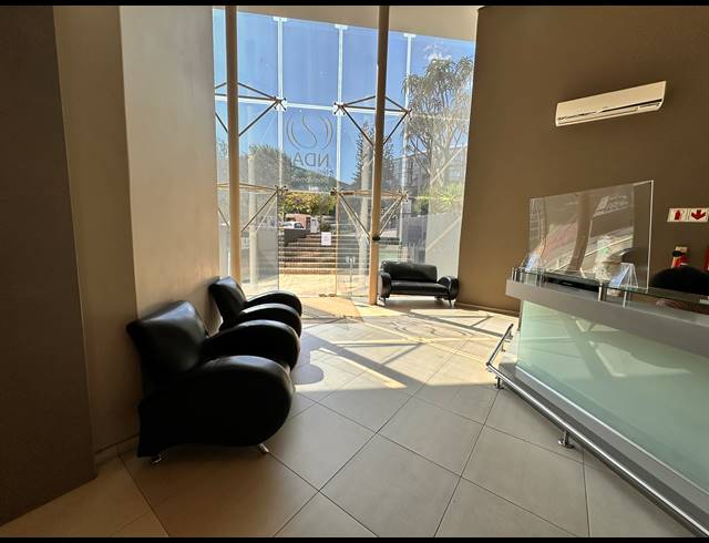 1,605M² OFFICE TO LET IN PARKTOWN